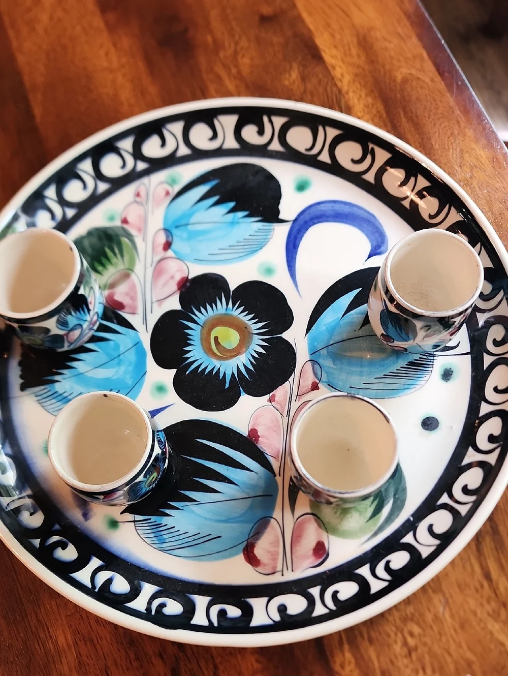 Vintage Hand-Painted Floral Ceramic Plate W/4 Shot Tonala Jalisco Mexico
